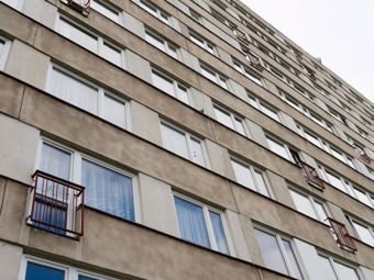 Store extérieur et immeuble en béton préfabriqué? Tout est possible!